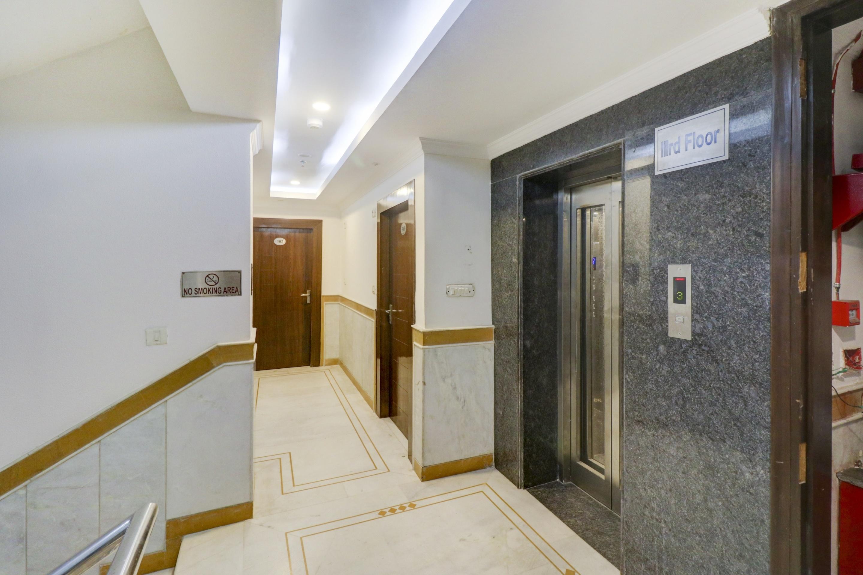 Townhouse 517 La Sapphire Near Delhi Airport Hotel Ню Делхи Екстериор снимка