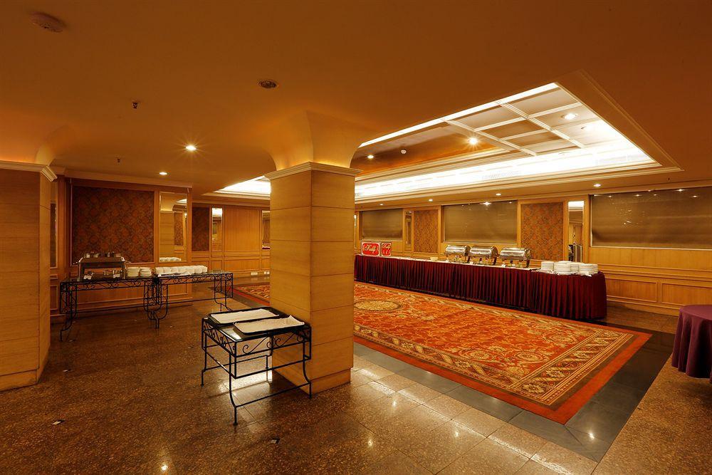 Townhouse 517 La Sapphire Near Delhi Airport Hotel Ню Делхи Екстериор снимка