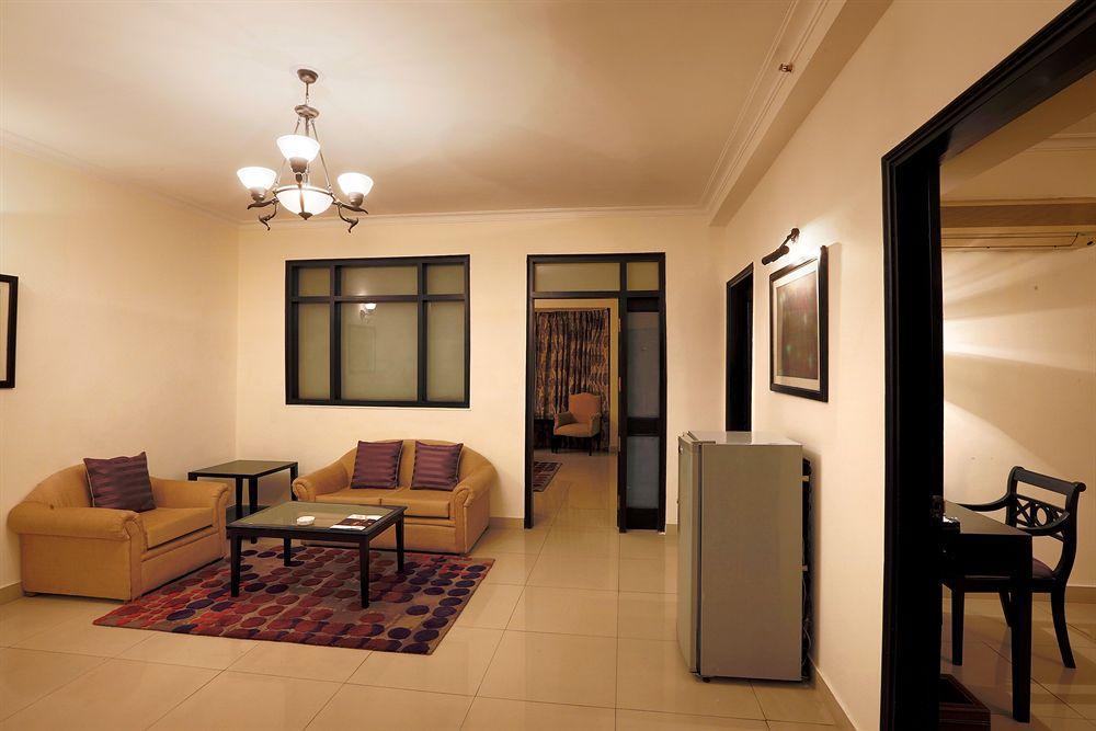 Townhouse 517 La Sapphire Near Delhi Airport Hotel Ню Делхи Екстериор снимка