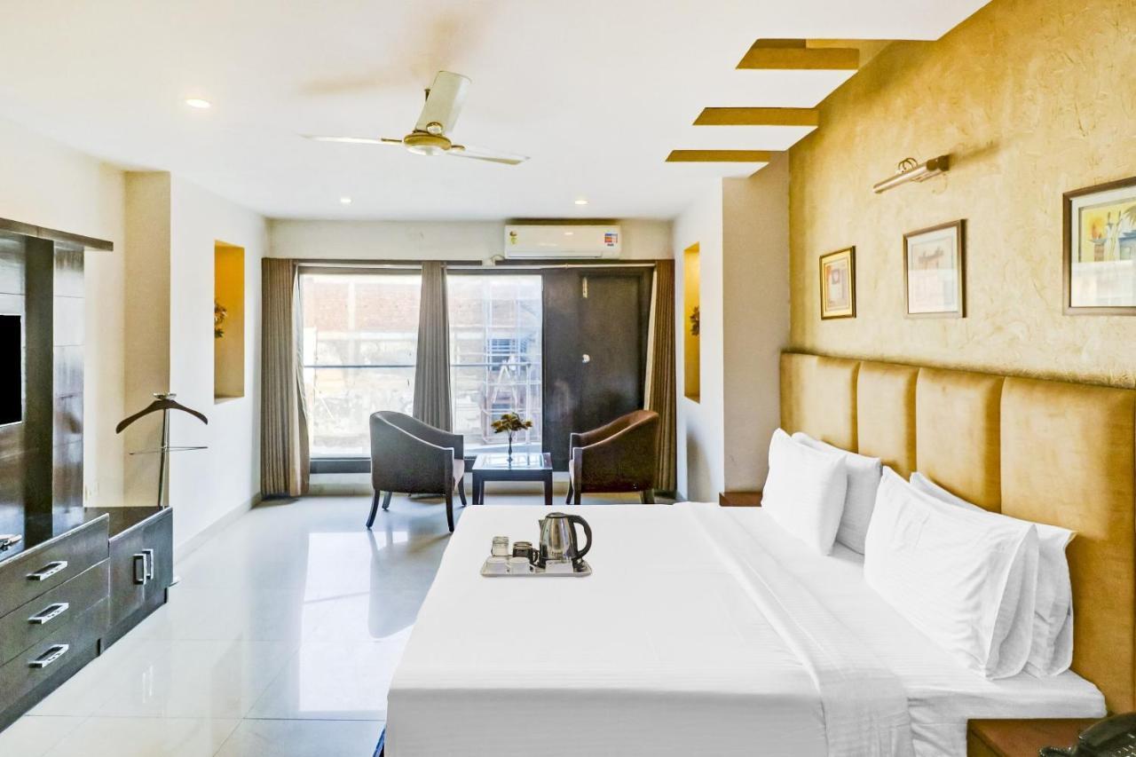 Townhouse 517 La Sapphire Near Delhi Airport Hotel Ню Делхи Екстериор снимка