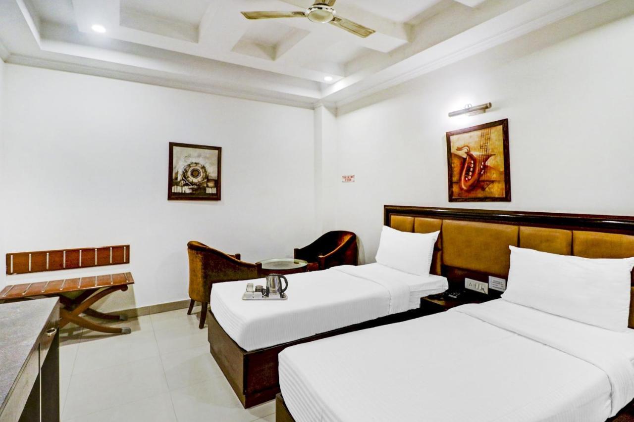 Townhouse 517 La Sapphire Near Delhi Airport Hotel Ню Делхи Екстериор снимка