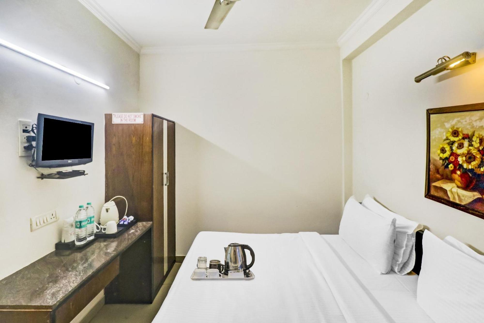 Townhouse 517 La Sapphire Near Delhi Airport Hotel Ню Делхи Екстериор снимка